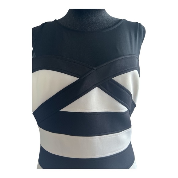 Guess Los Angeles Women Casual Dress Black& White Striped ~Scoop neckline - Picture 4 of 14